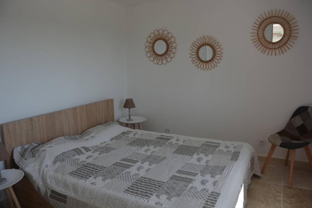 La Venturonne Appartement Neuf Rez De Jardin 45 M2 Vue Mer Et Vignes 10 Mn Des Plages Le Beausset Exterior photo