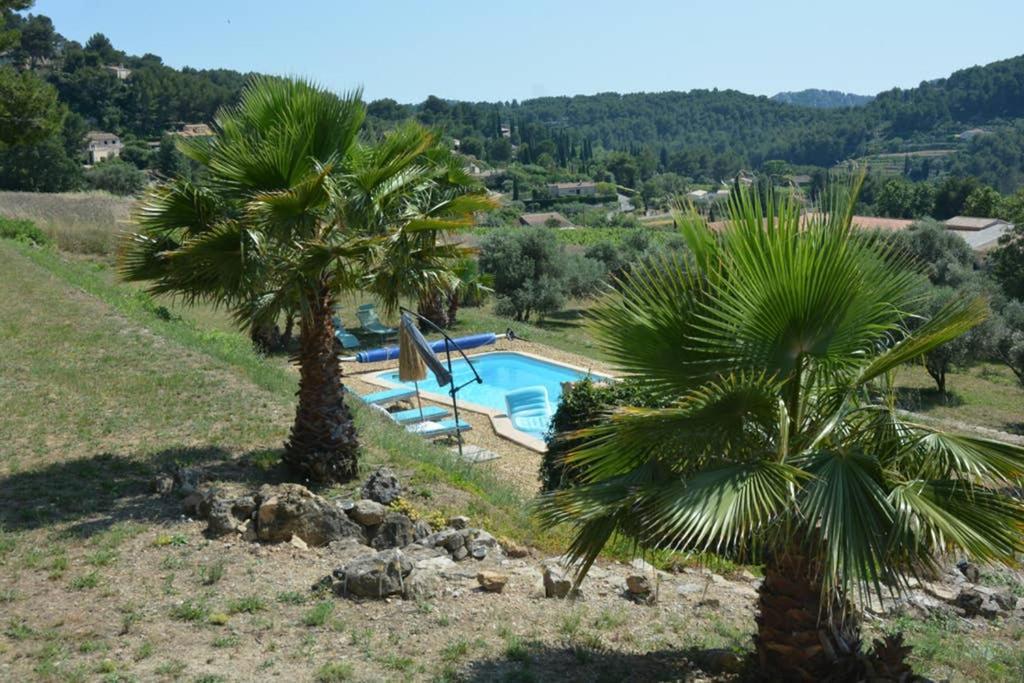 La Venturonne Appartement Neuf Rez De Jardin 45 M2 Vue Mer Et Vignes 10 Mn Des Plages Le Beausset Exterior photo
