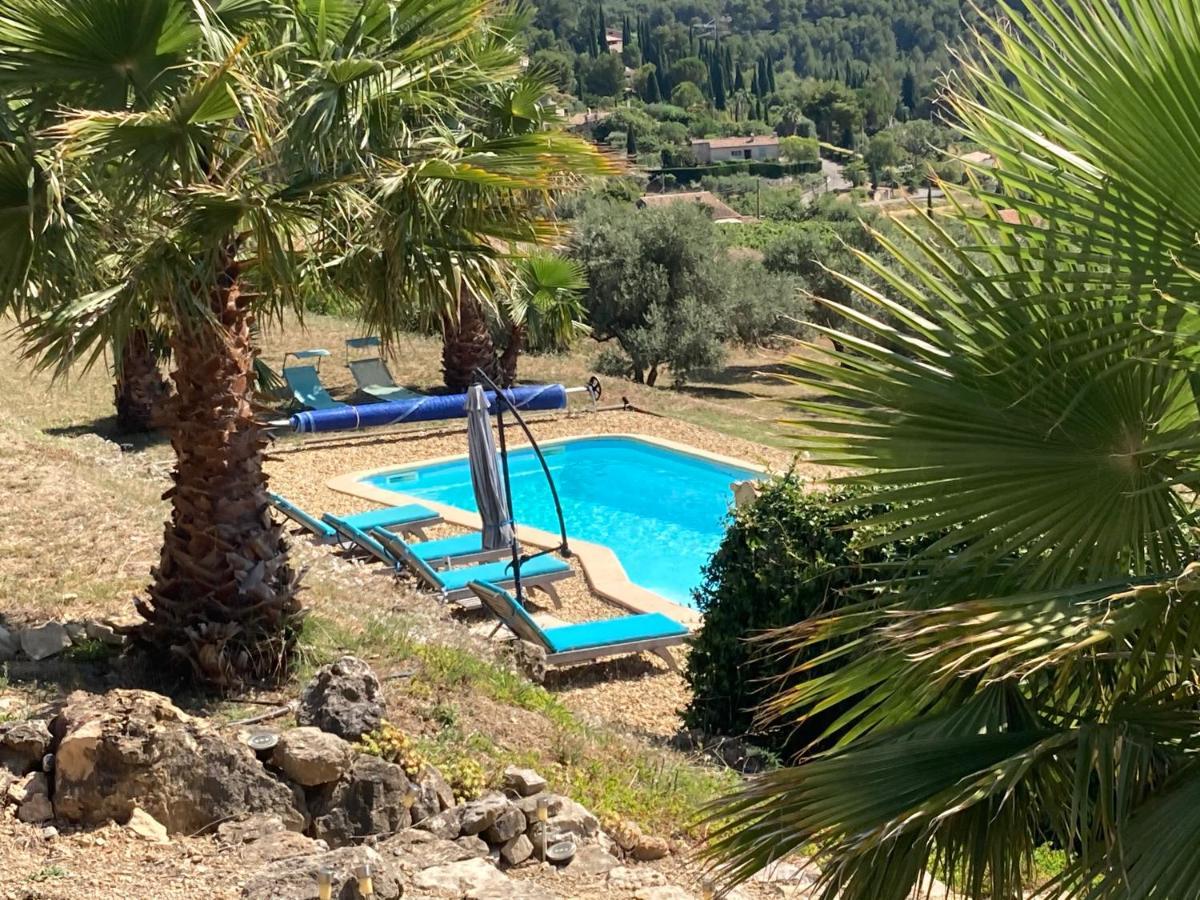 La Venturonne Appartement Neuf Rez De Jardin 45 M2 Vue Mer Et Vignes 10 Mn Des Plages Le Beausset Exterior photo