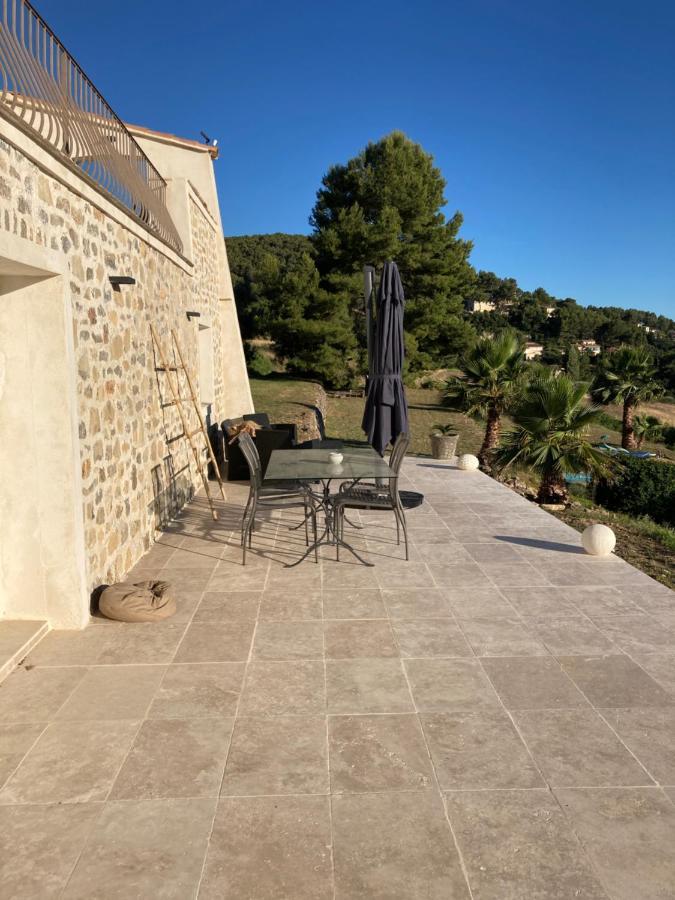 La Venturonne Appartement Neuf Rez De Jardin 45 M2 Vue Mer Et Vignes 10 Mn Des Plages Le Beausset Exterior photo